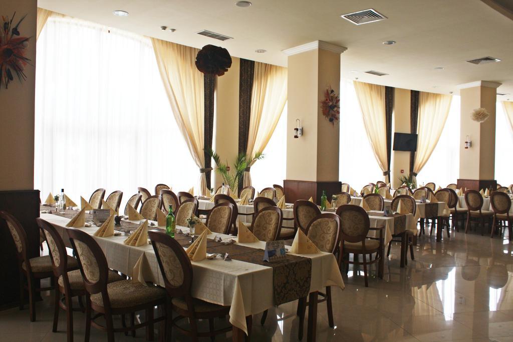 Hotel Central Aranyhomok Kültér fotó